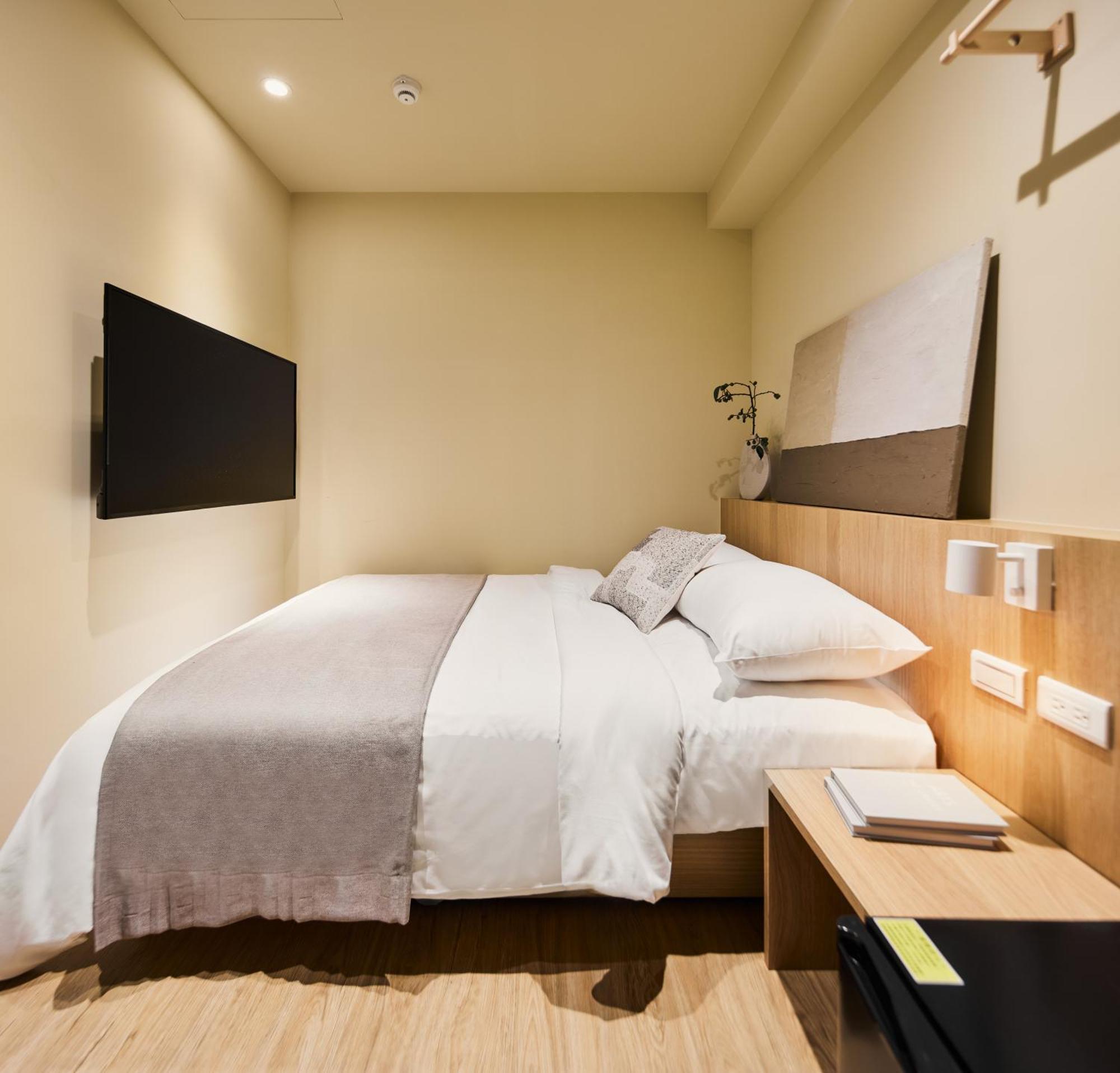 Brown House Hotel - Taipei Main Station Екстер'єр фото