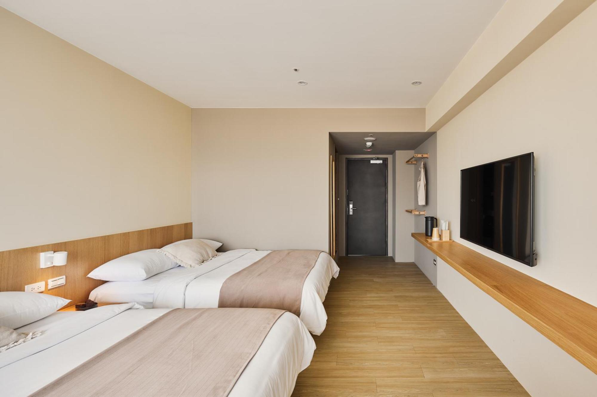 Brown House Hotel - Taipei Main Station Екстер'єр фото
