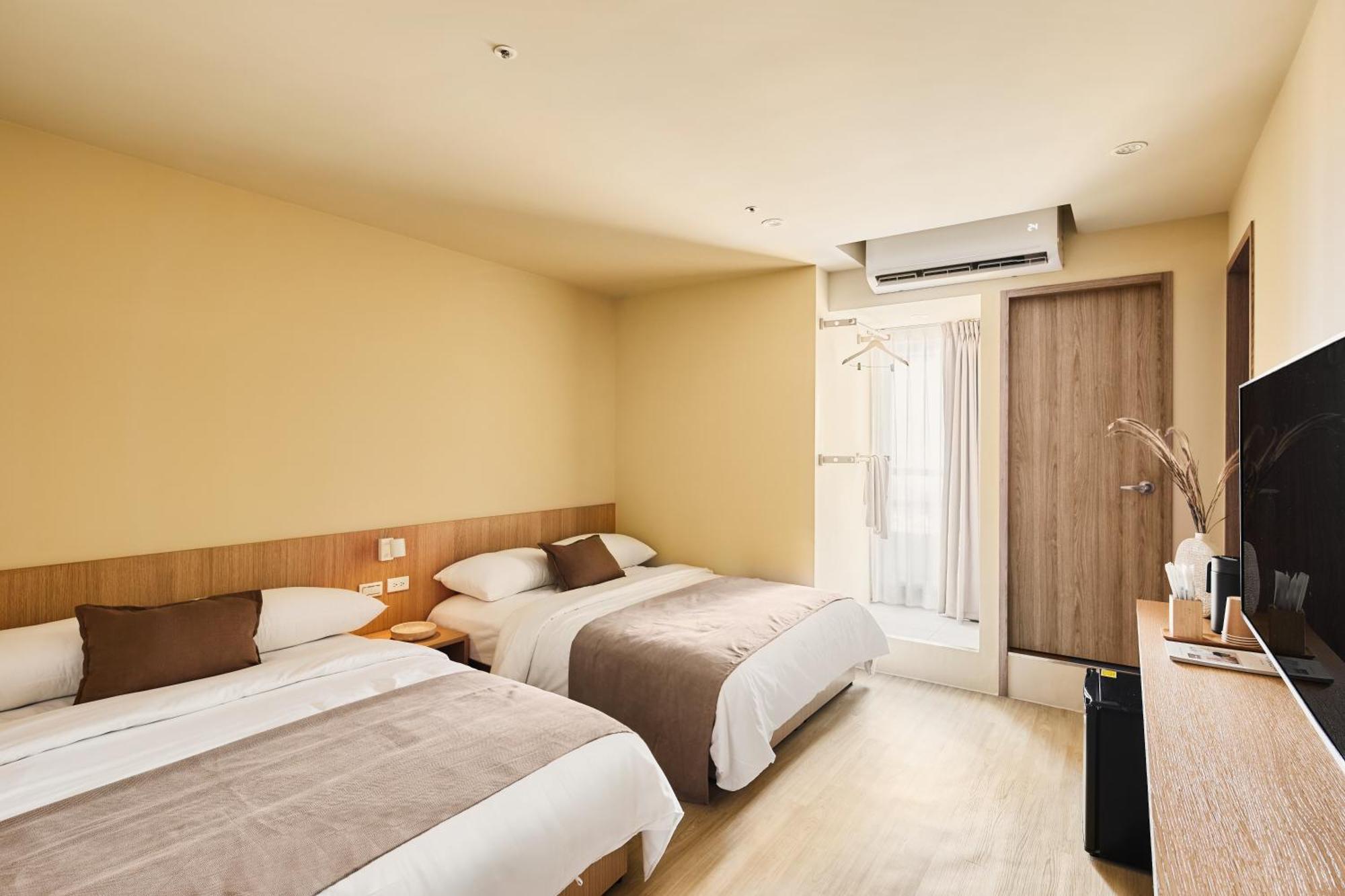 Brown House Hotel - Taipei Main Station Екстер'єр фото