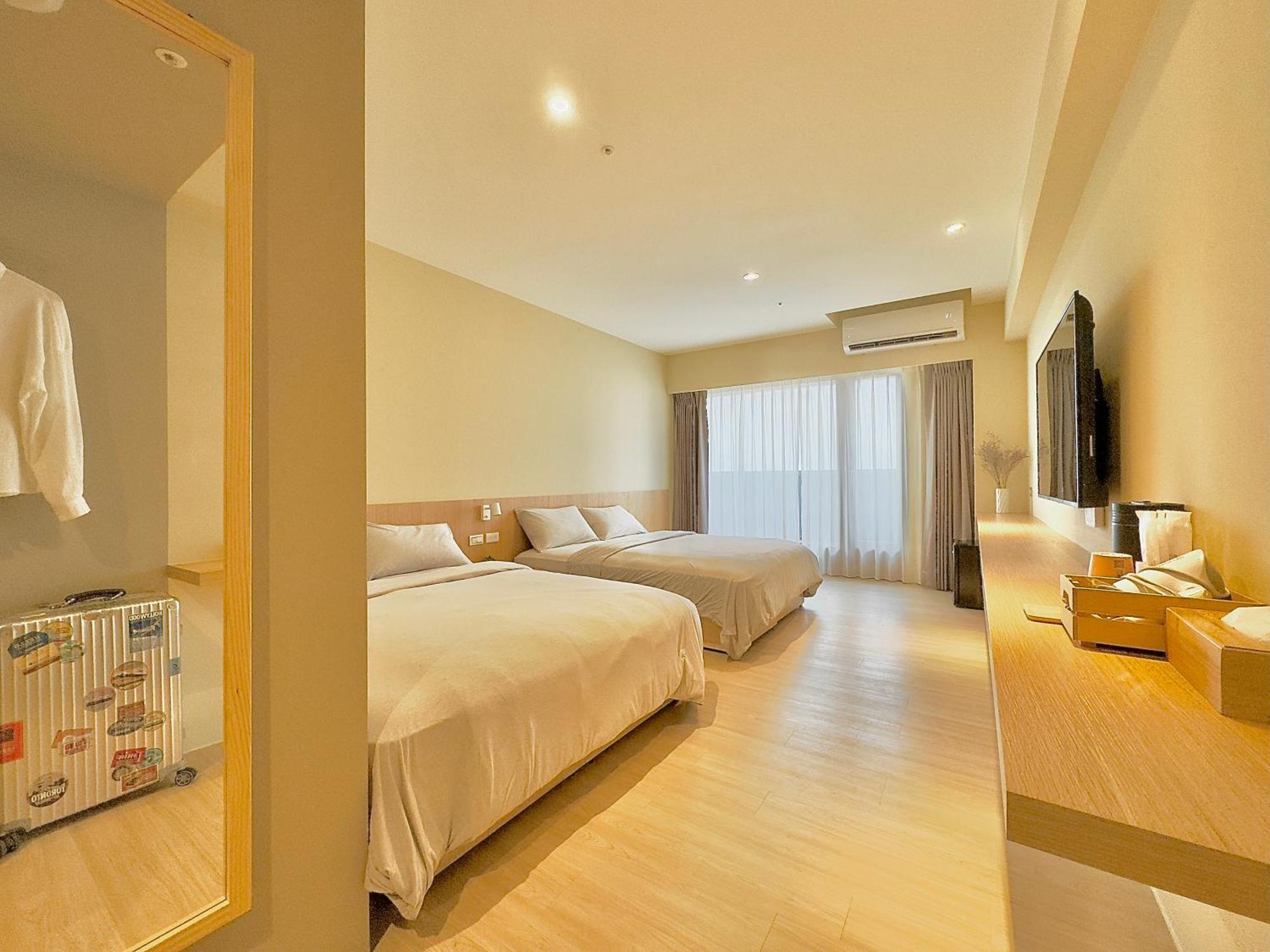 Brown House Hotel - Taipei Main Station Екстер'єр фото