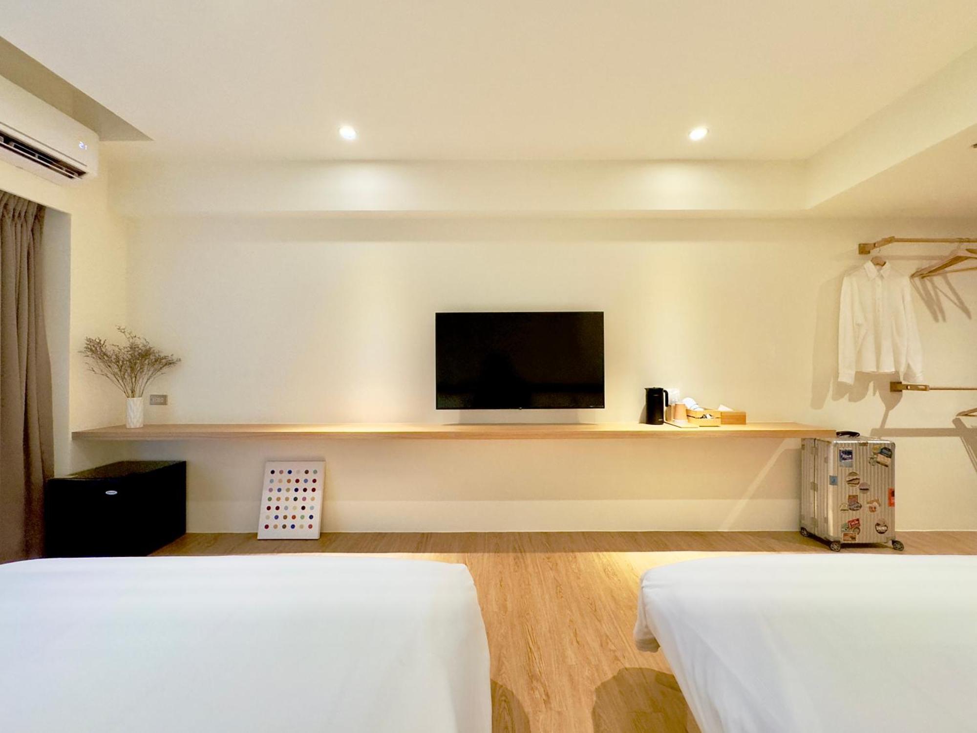 Brown House Hotel - Taipei Main Station Екстер'єр фото