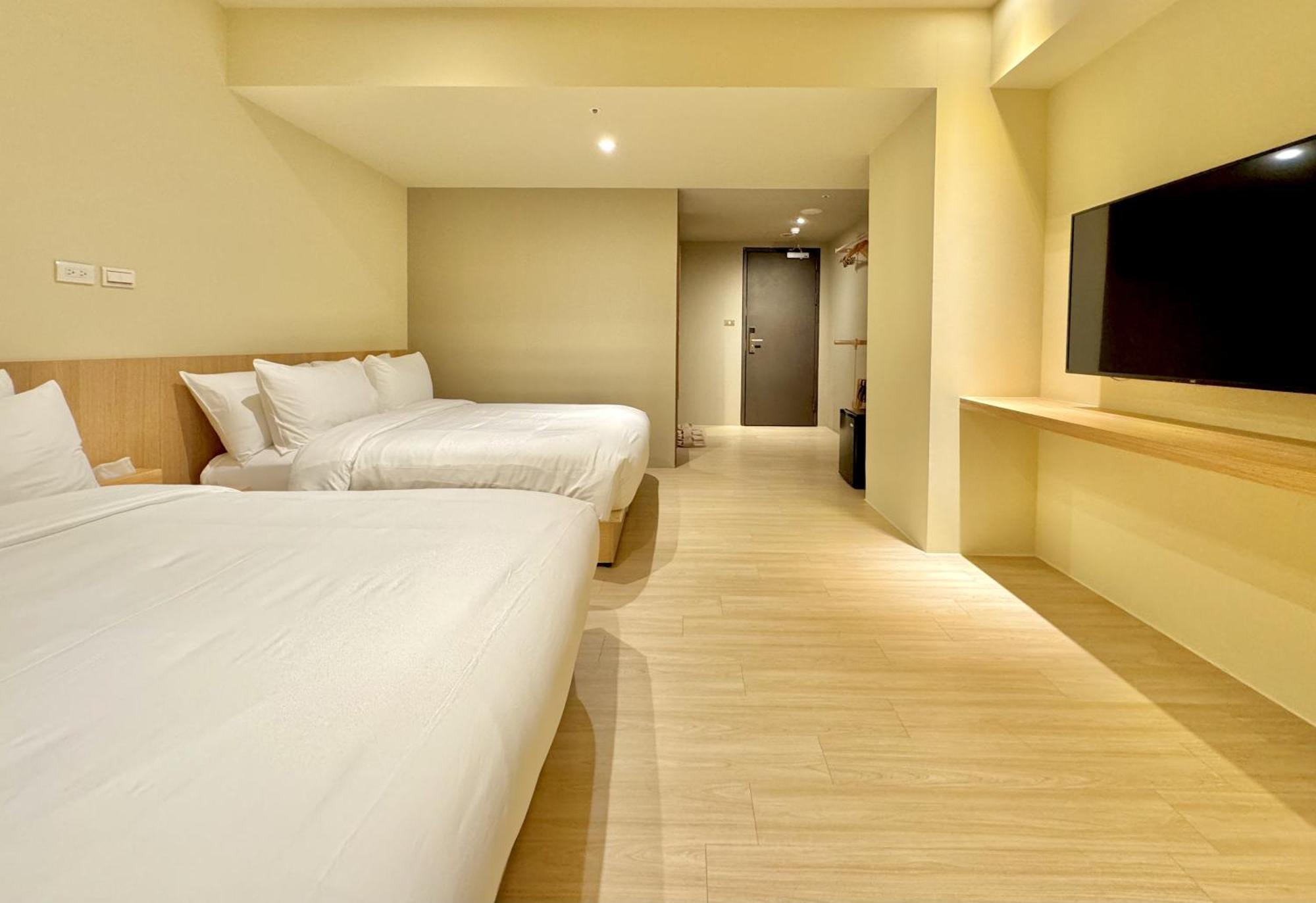 Brown House Hotel - Taipei Main Station Екстер'єр фото